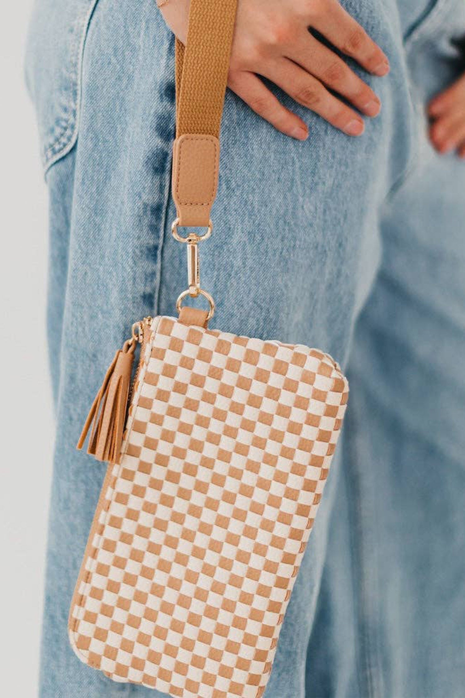 Color black Checkered Woven Clutch Wristlet PU Leather Large Size Patterned Wallet