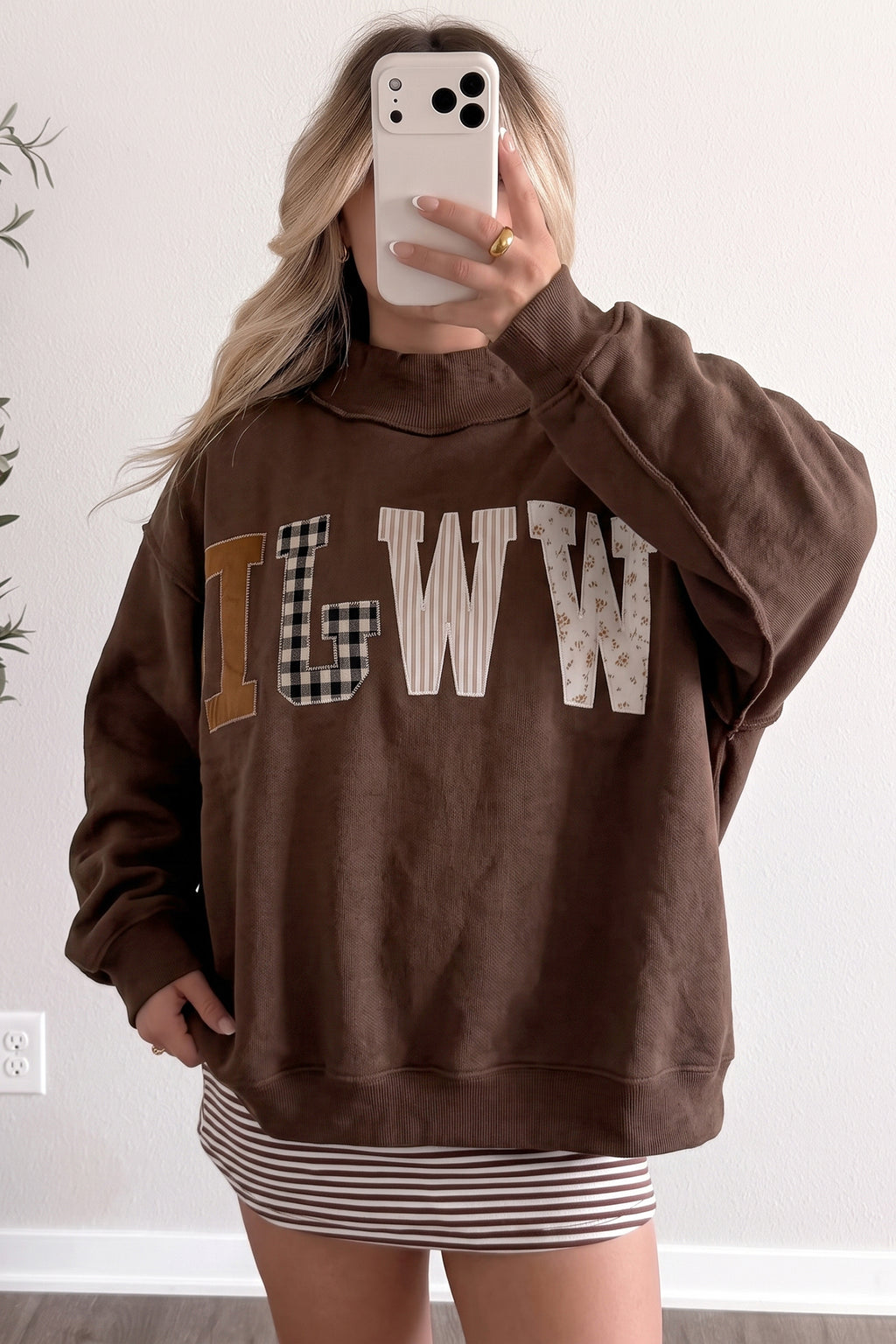 Gray WWJD Mixed Pattern Embroidered Patch Graphic Mock Neck Sweatshirt